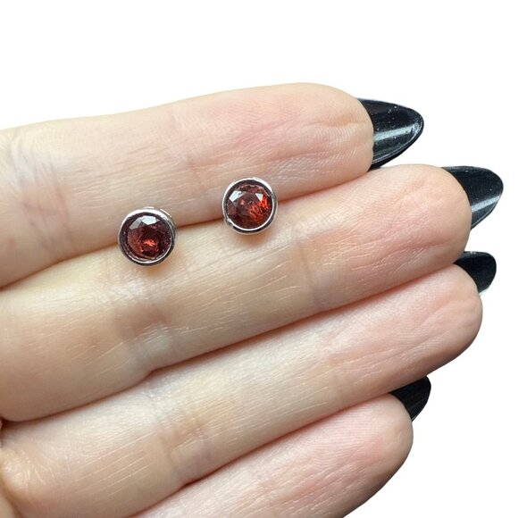 ***SOLD***Garnet Stud earrings unisex gemstone jewelry fashion accessories NEW - Picture 3 of 7